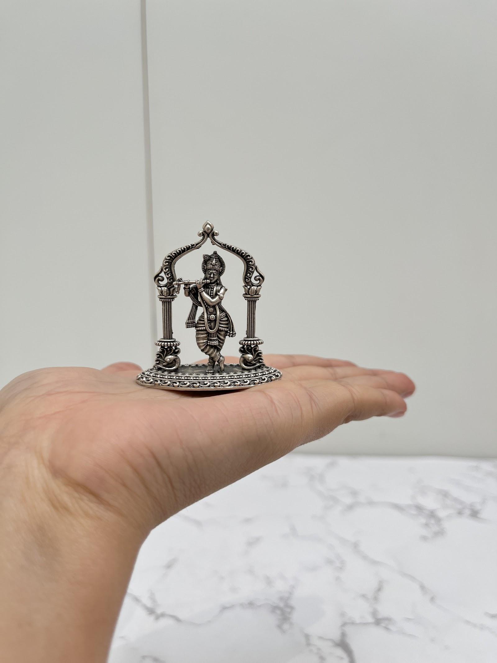Silver Krishna Idol · 31 g, sterling silver