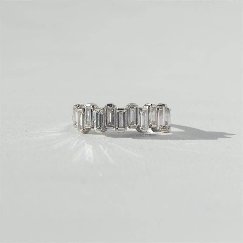 Emerald-cut band