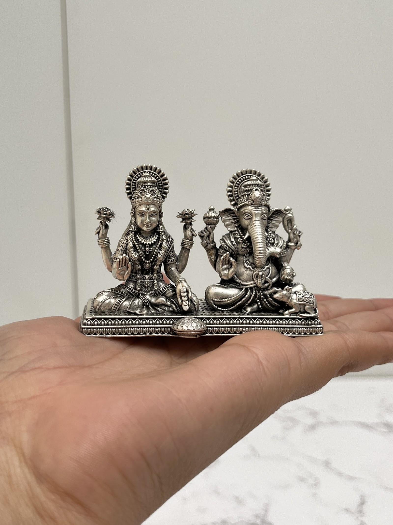 Silver Lakshmi Ganesh Idol · 120 g, sterling silver
