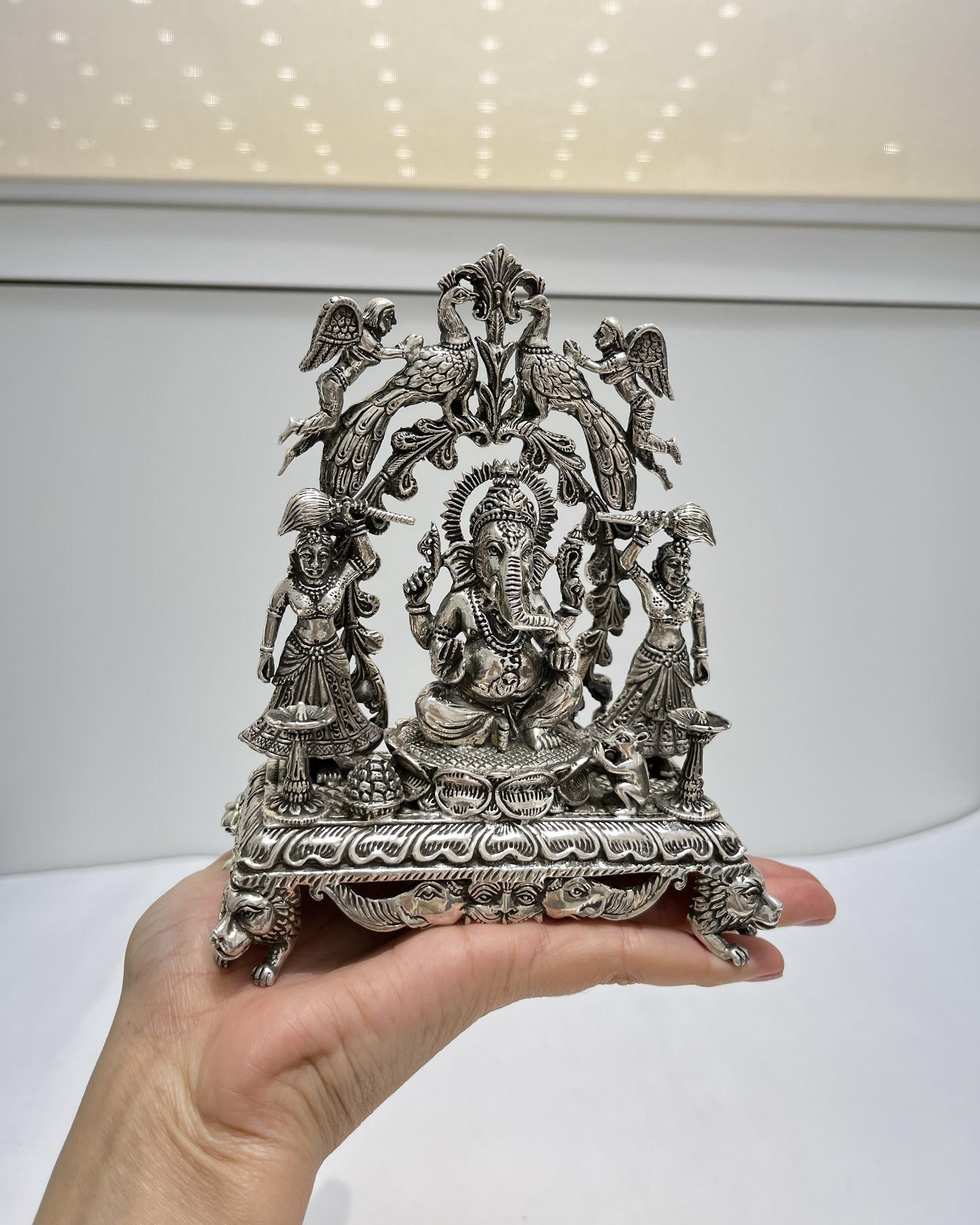 Silver Ganesha Idol · 786 g, sterling silver