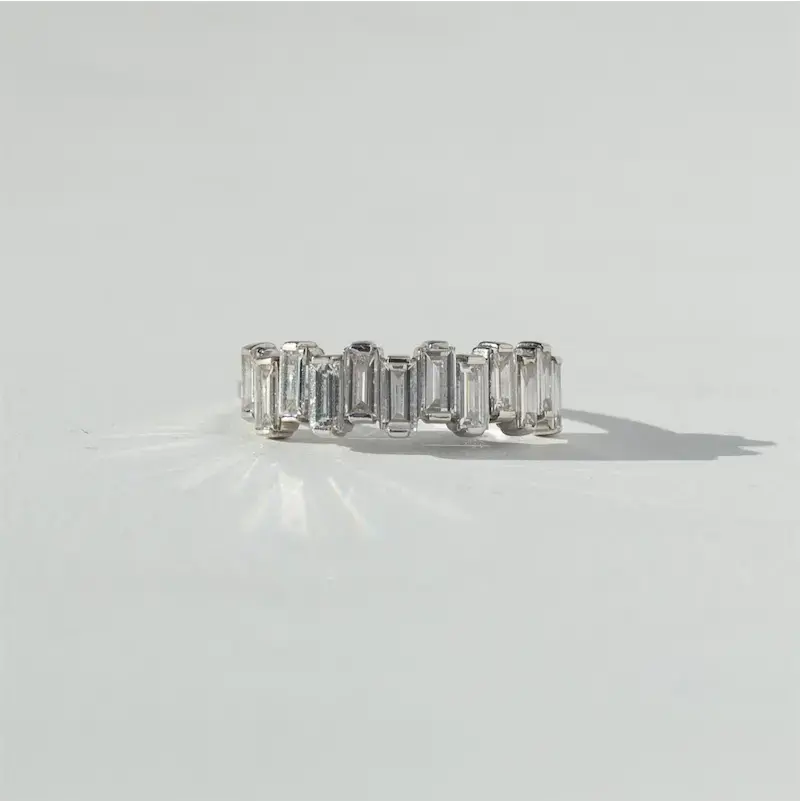 Emerald-cut band