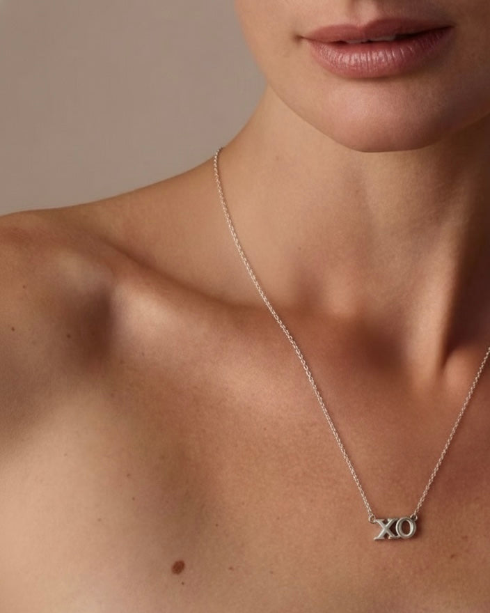 XO NECKLACE