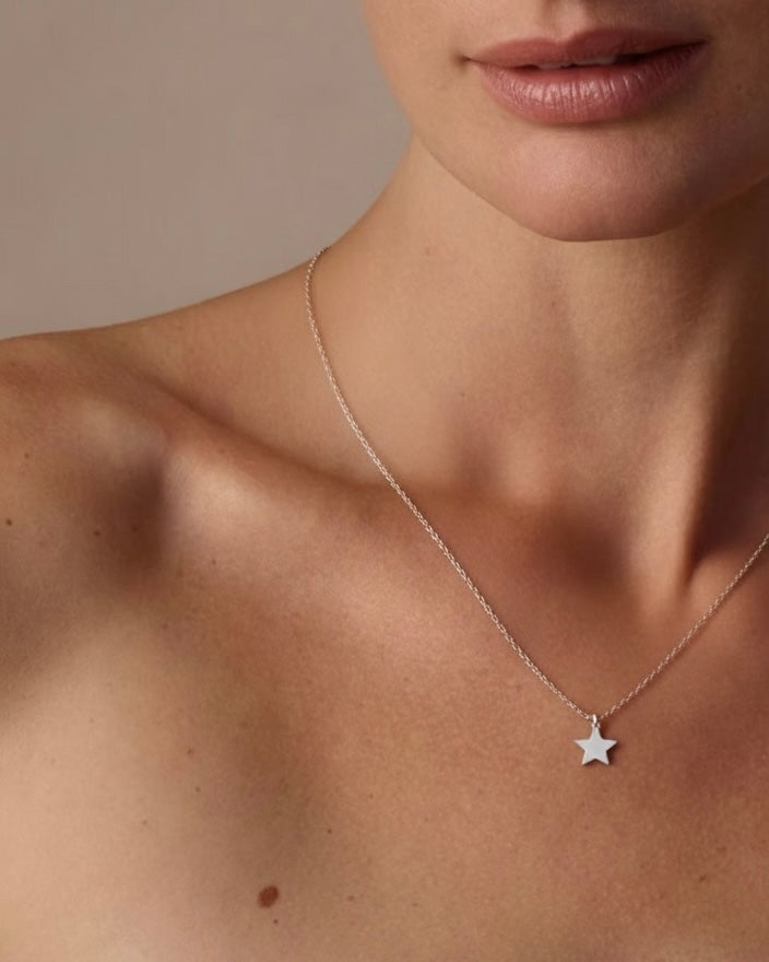 STAR NECKLACE