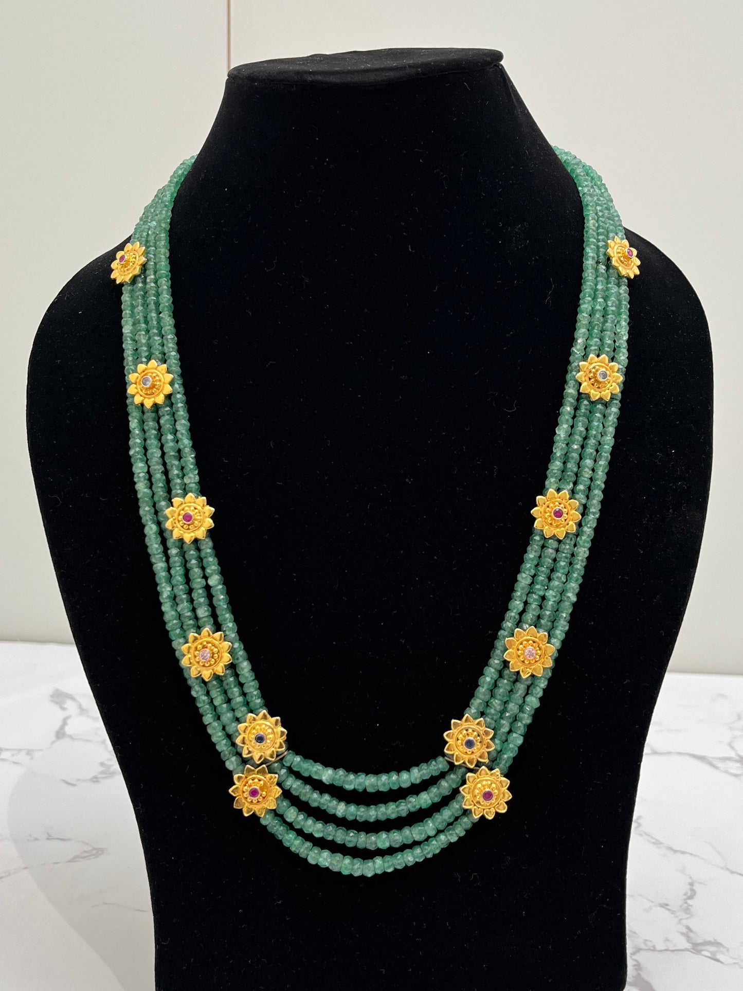 GREEN BEADED NECKLACE