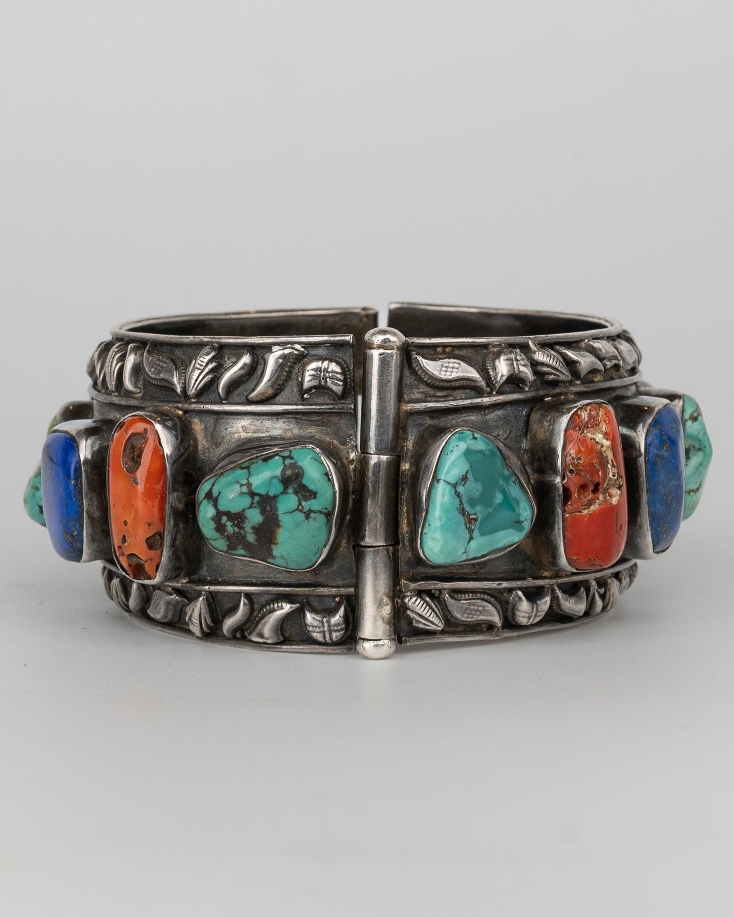 SEMI-PRECIOUS STONE KADA