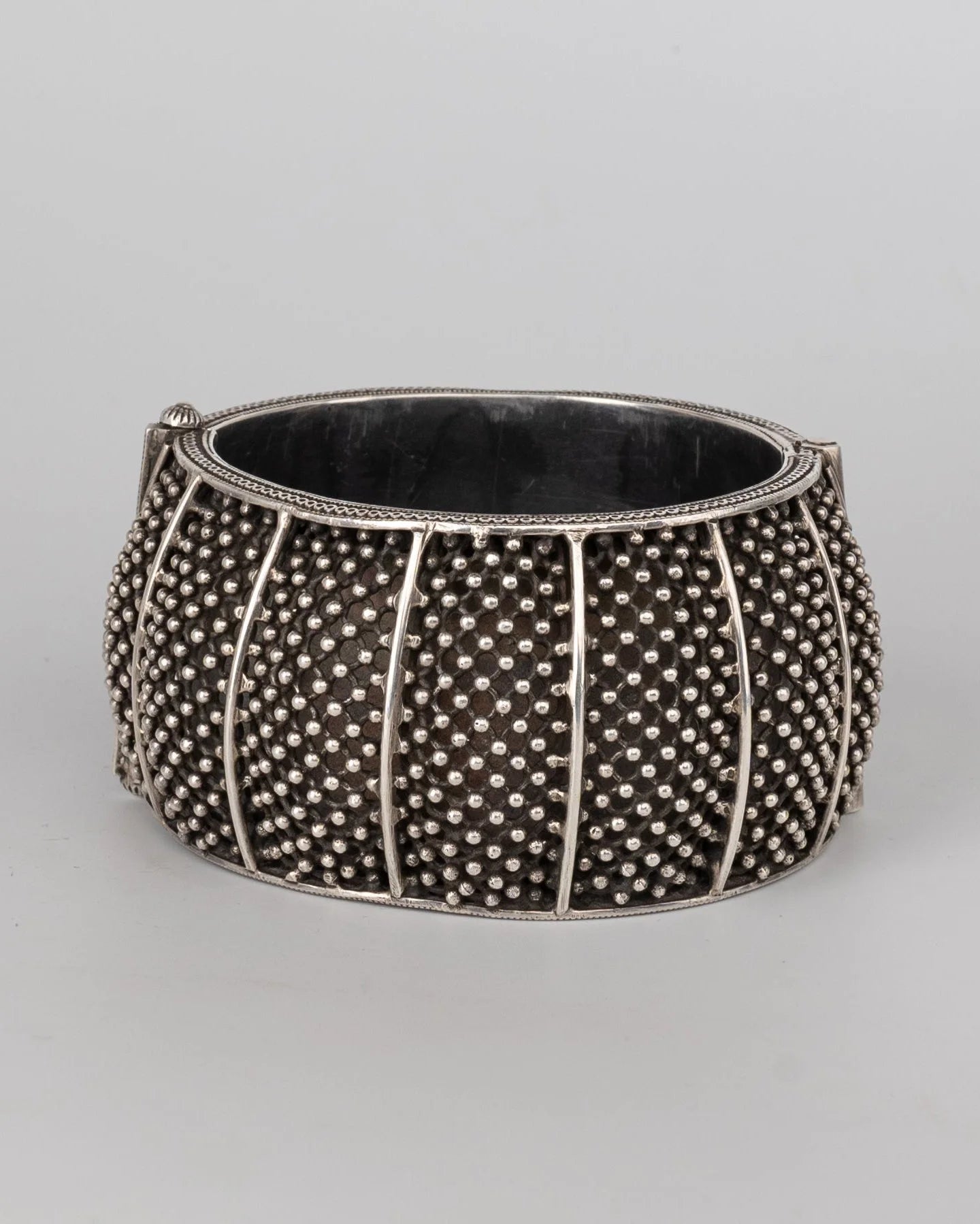 SILVER GARNET BANGLE