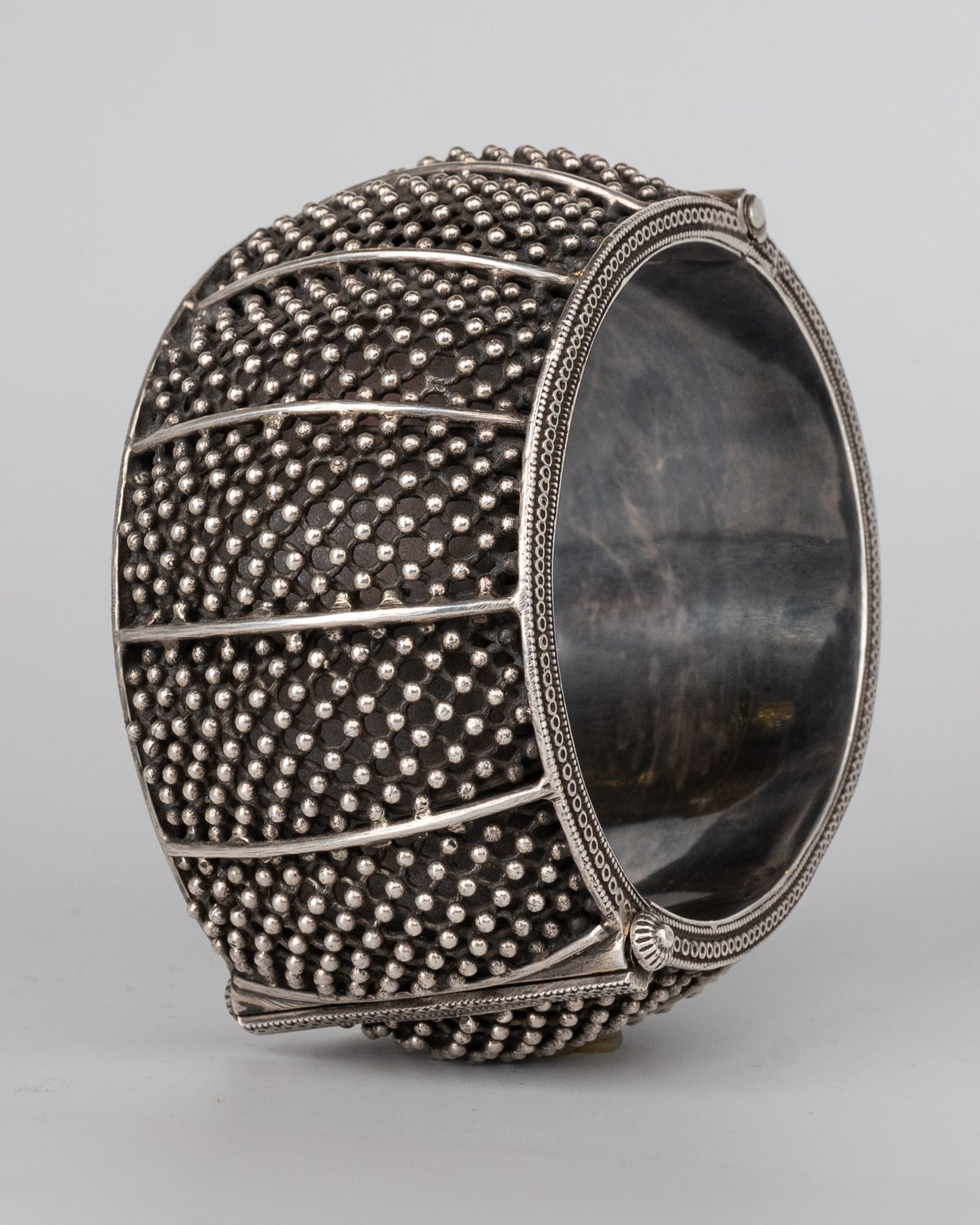 SILVER GARNET BANGLE