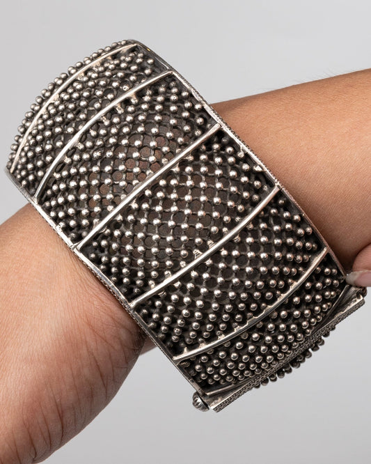 SILVER GARNET BANGLE