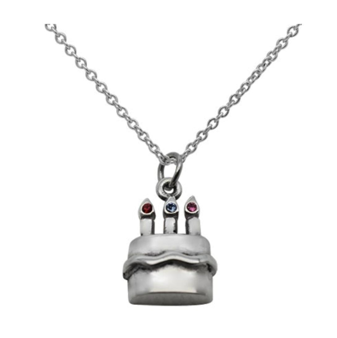 Close-up of cake pendant with "Happy Birthday" and quote 925 silver – detailed cute charm