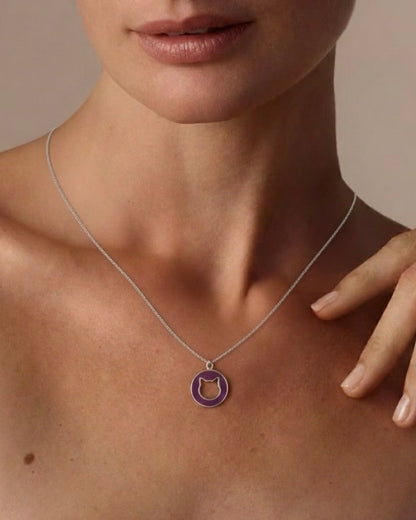 Moedl wearing cat pendant necklace 925 silver – adorable cat jewelry on model